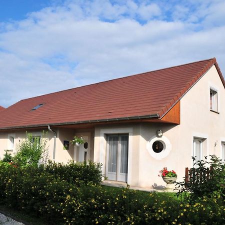 Bed and Breakfast La Cle Des Champs Largillay Экстерьер фото