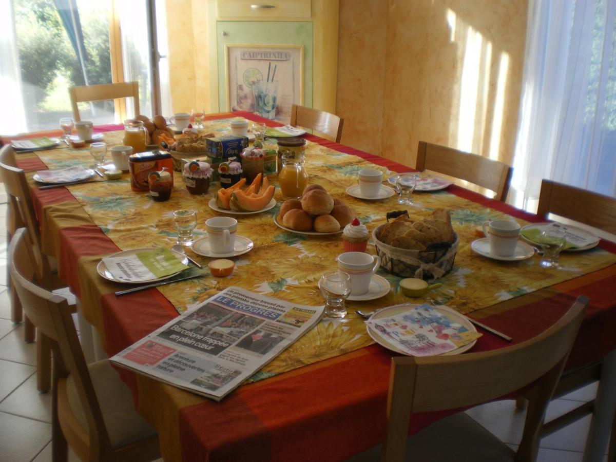Bed and Breakfast La Cle Des Champs Largillay Экстерьер фото