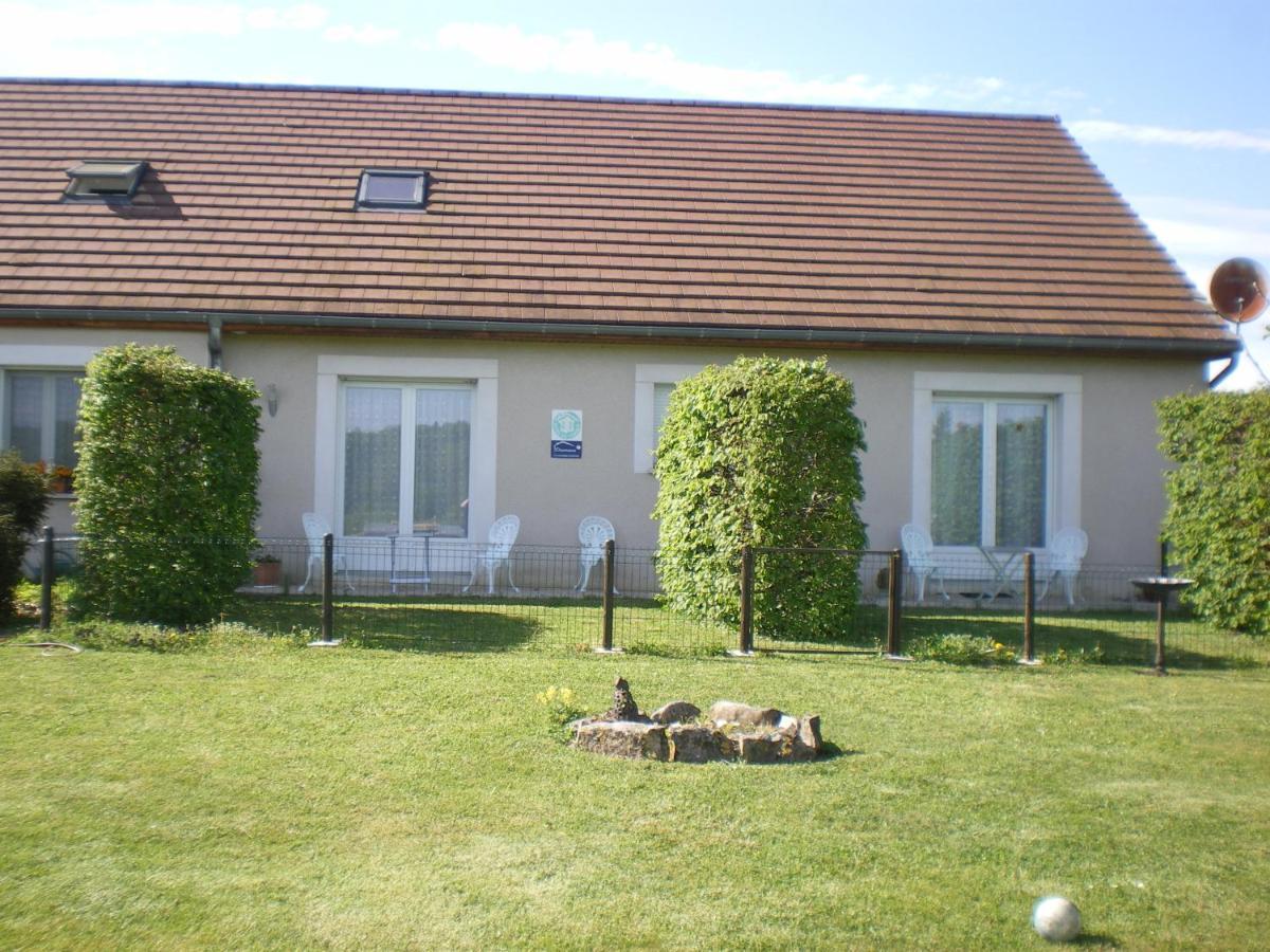 Bed and Breakfast La Cle Des Champs Largillay Экстерьер фото
